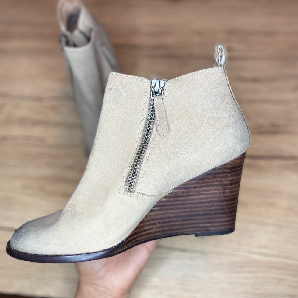 CASLON Wesley Wedge Booties size 7